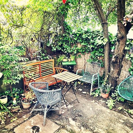 Flat In Historic Villa With Your Own Private Garden, Near City Park ブダペスト エクステリア 写真