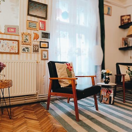 Flat In Historic Villa With Your Own Private Garden, Near City Park ブダペスト エクステリア 写真