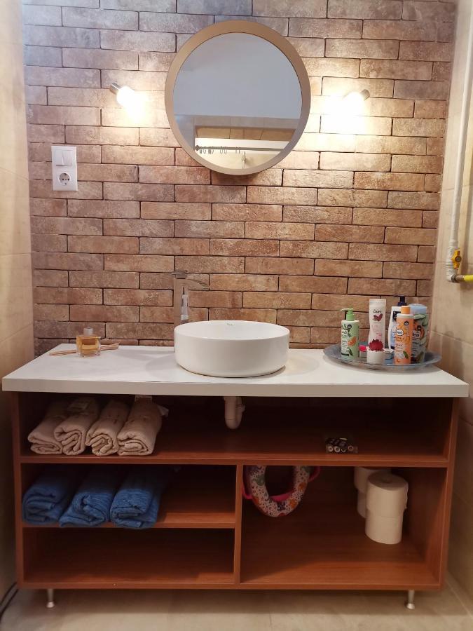 Flat In Historic Villa With Your Own Private Garden, Near City Park ブダペスト エクステリア 写真