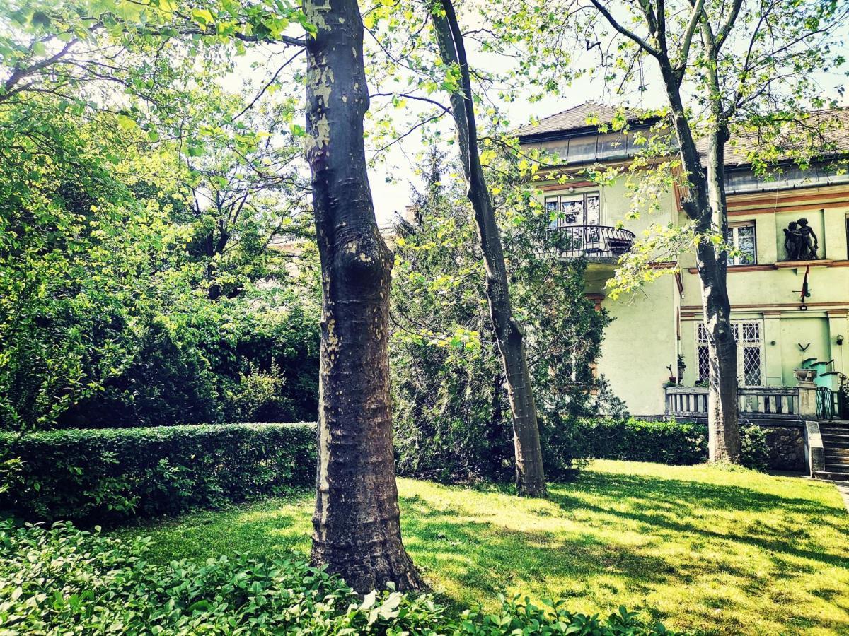 Flat In Historic Villa With Your Own Private Garden, Near City Park ブダペスト エクステリア 写真